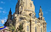 Frauenkirche Dresden mit Weihnachtsmarkt 2025 - Copyright AW Webagentur